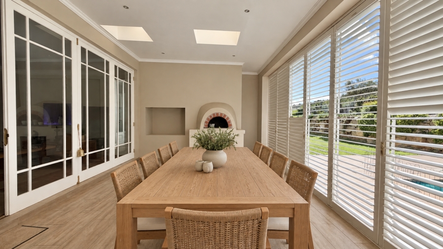 5 Bedroom Property for Sale in Sir Lowrys Pass Village Western Cape